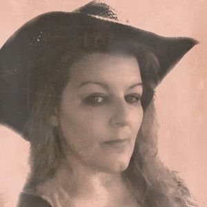 Meet your Posher, Eva